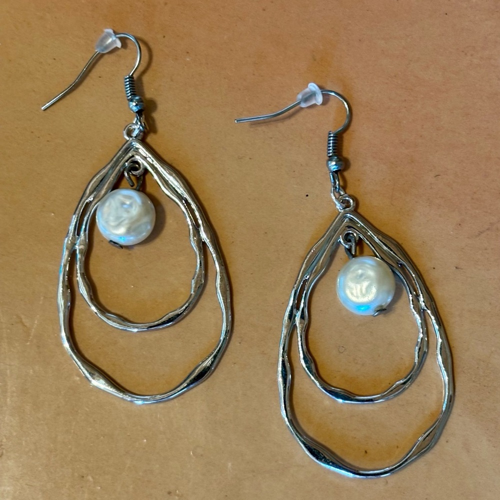 Freshwater Pearl Earrings - Picture 2 of 2